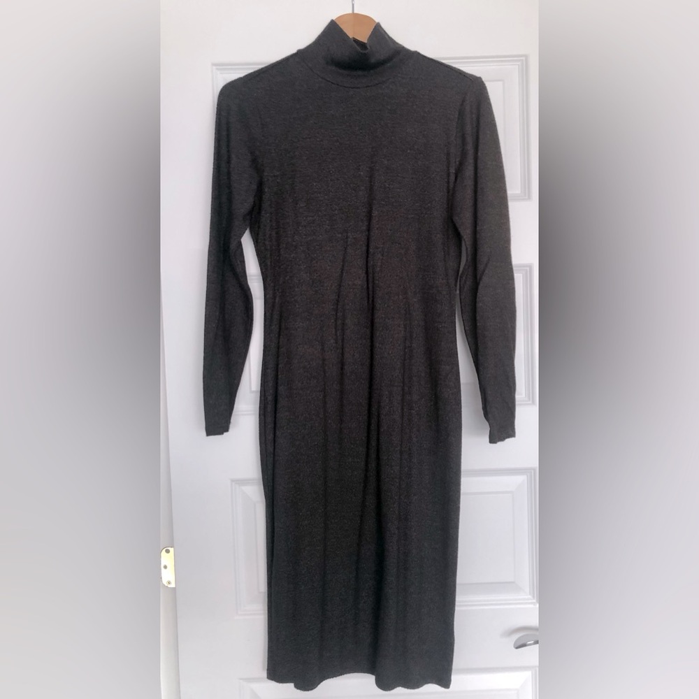 RW grey sweater dress with long sleeves, size M